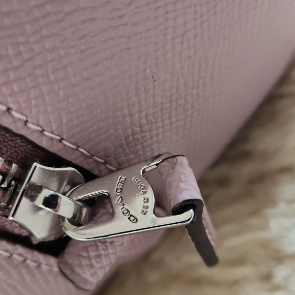 Adorable NWOT Coach Crossgrain Leather Ice Purple Sydney Satchel 💜 - Picture 8 of 14